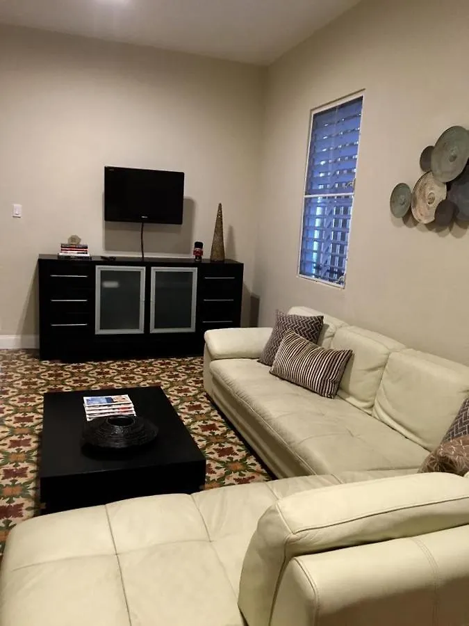 Calle Hollanda 3 Bedroom Home San Juan